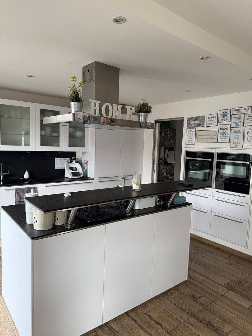 Prodej domu 176 m², pozemek 551 m², Neunkirchen am Brand, Bavorsko Prodej domu 176 m², pozemek 551 m², Neunkirchen am Brand, Bavorsko