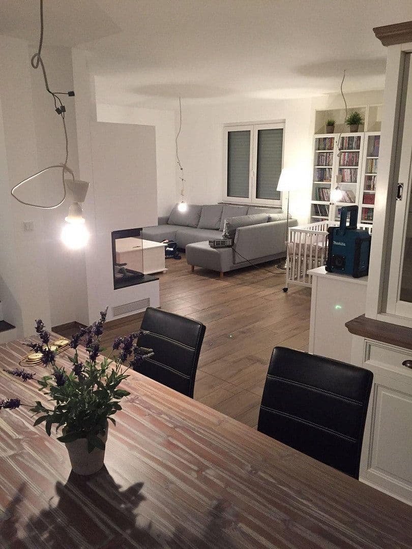 Prodej domu 176 m², pozemek 551 m², Neunkirchen am Brand, Bavorsko Prodej domu 176 m², pozemek 551 m², Neunkirchen am Brand, Bavorsko