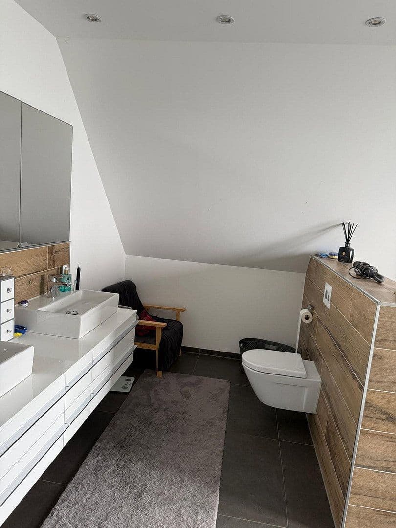 Prodej domu 176 m², pozemek 551 m², Neunkirchen am Brand, Bavorsko Prodej domu 176 m², pozemek 551 m², Neunkirchen am Brand, Bavorsko