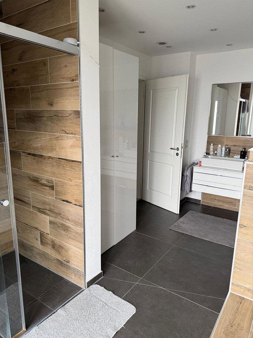 Prodej domu 176 m², pozemek 551 m², Neunkirchen am Brand, Bavorsko Prodej domu 176 m², pozemek 551 m², Neunkirchen am Brand, Bavorsko