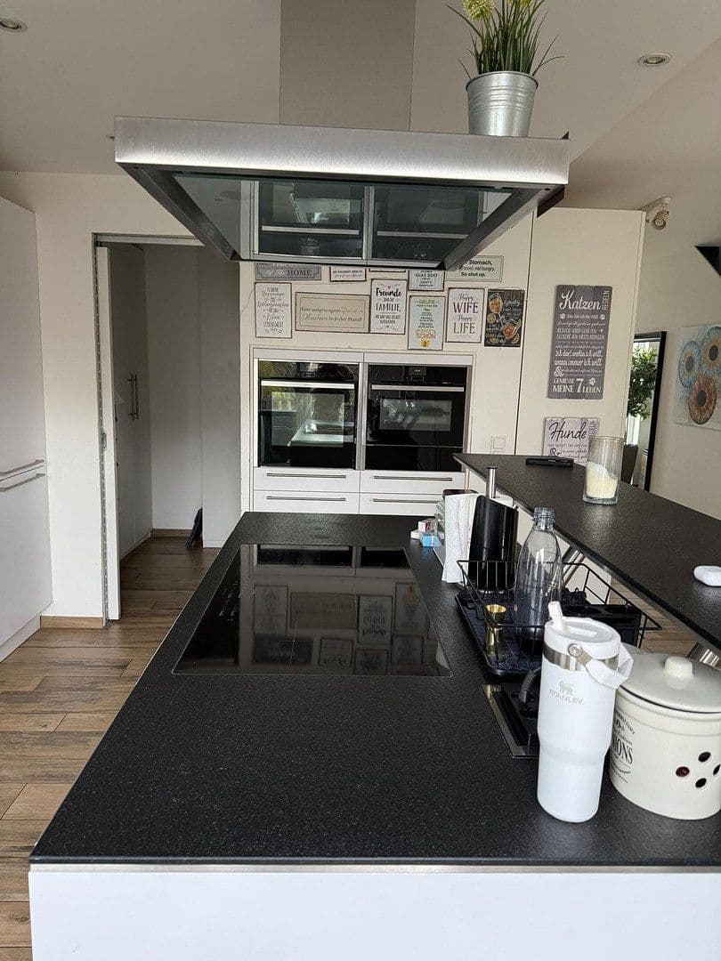 Prodej domu 176 m², pozemek 551 m², Neunkirchen am Brand, Bavorsko Prodej domu 176 m², pozemek 551 m², Neunkirchen am Brand, Bavorsko