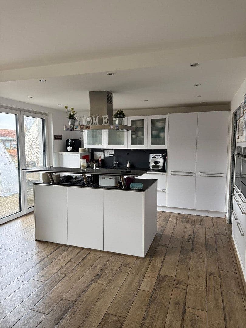 Prodej domu 176 m², pozemek 551 m², Neunkirchen am Brand, Bavorsko Prodej domu 176 m², pozemek 551 m², Neunkirchen am Brand, Bavorsko