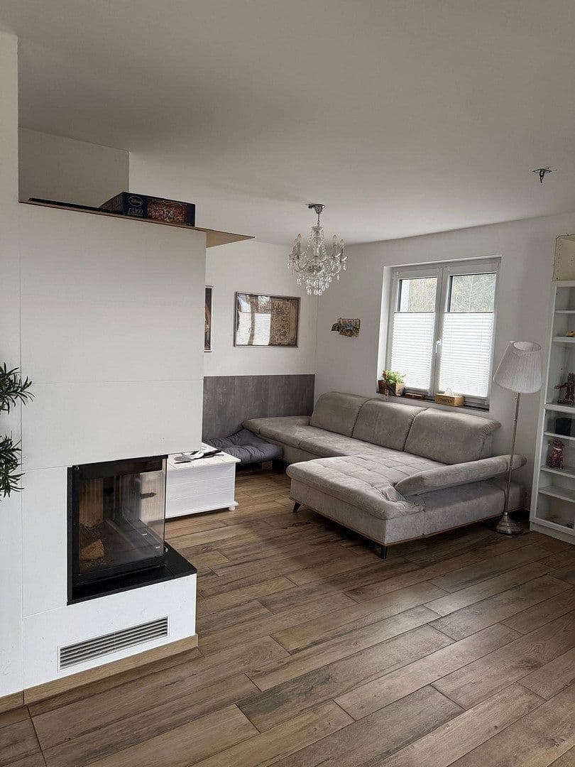 Prodej domu 176 m², pozemek 551 m², Neunkirchen am Brand, Bavorsko Prodej domu 176 m², pozemek 551 m², Neunkirchen am Brand, Bavorsko