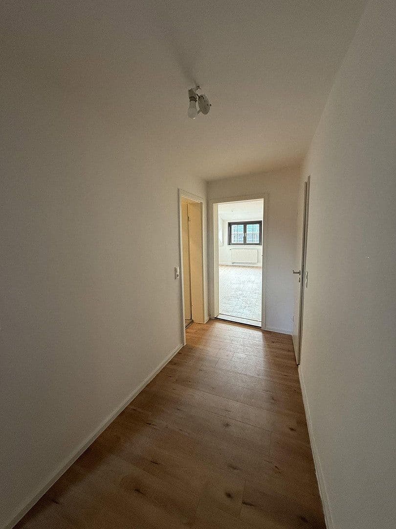 Pronájem bytu 2+kk 68 m², August-Bebel-Straße 13, Kahla, Durynsko Pronájem bytu 2+kk 68 m², August-Bebel-Straße 13, Kahla, Durynsko
