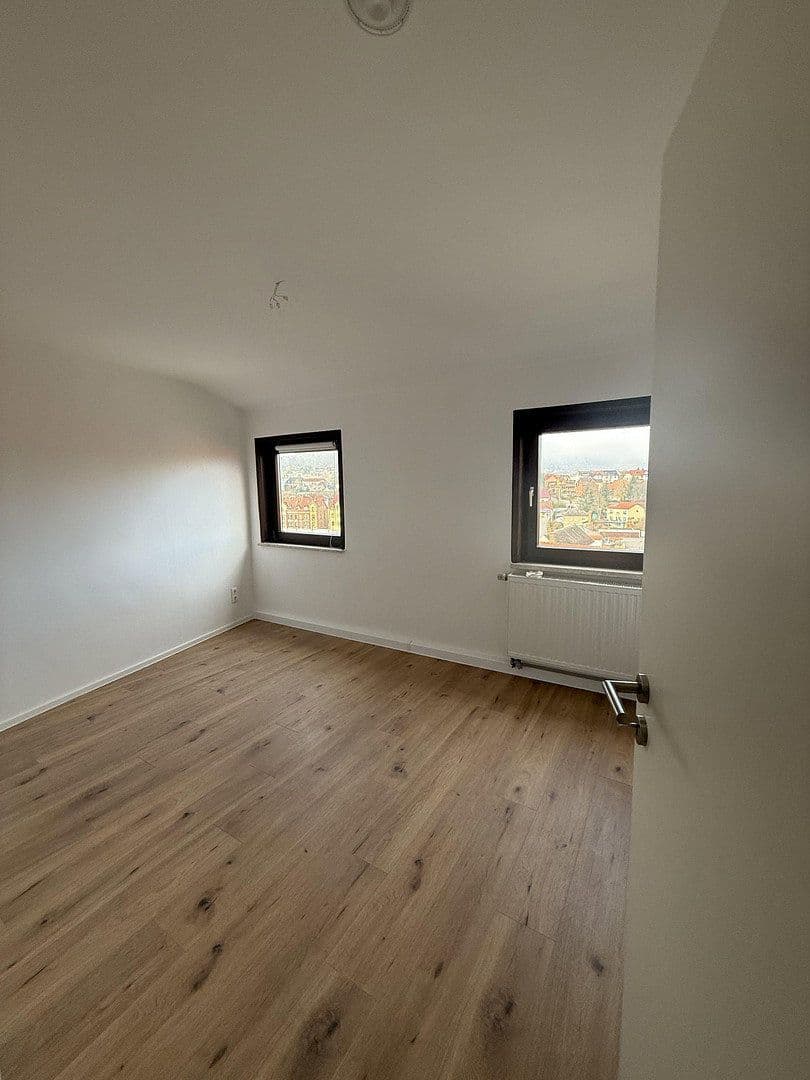 Pronájem bytu 2+kk 68 m², August-Bebel-Straße 13, Kahla, Durynsko Pronájem bytu 2+kk 68 m², August-Bebel-Straße 13, Kahla, Durynsko