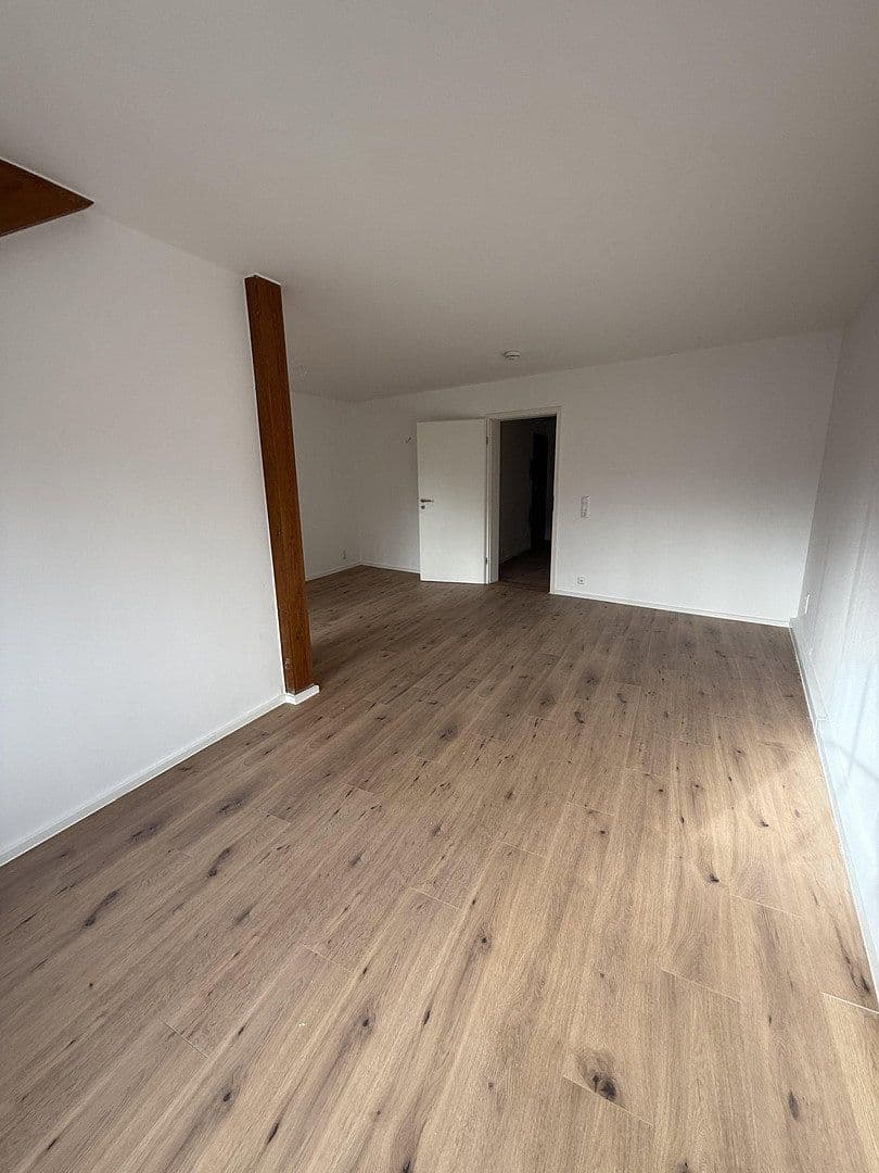 Pronájem bytu 2+kk 68 m², August-Bebel-Straße 13, Kahla, Durynsko Pronájem bytu 2+kk 68 m², August-Bebel-Straße 13, Kahla, Durynsko