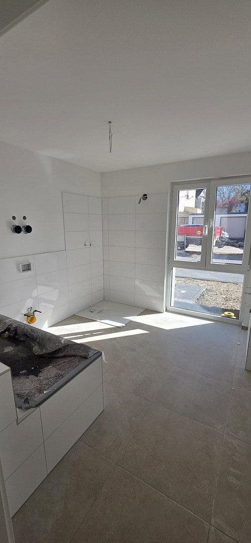 Pronájem bytu 3+1 79 m², Lotsenstr. 9, Solingen, Severní Porýní-Vestfálsko Pronájem bytu 3+1 79 m², Lotsenstr. 9, Solingen, Severní Porýní-Vestfálsko