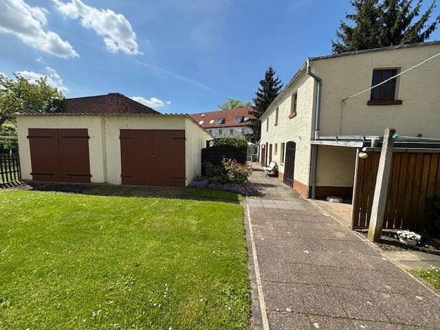 Prodej domu 189 m², pozemek 800 m², Karl-Bartelmann-Straße 14, Böhlen, Sasko Prodej domu 189 m², pozemek 800 m², Karl-Bartelmann-Straße 14, Böhlen, Sasko