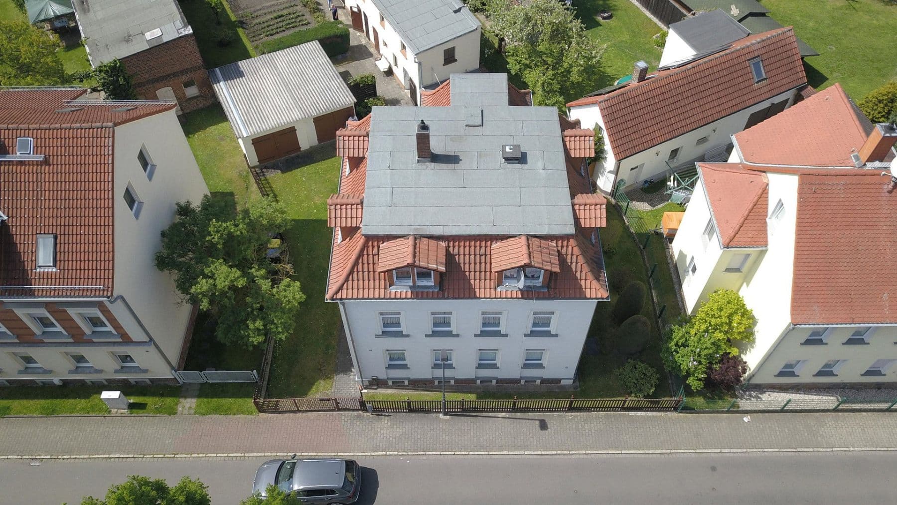 Prodej domu 189 m², pozemek 800 m², Karl-Bartelmann-Straße 14, Böhlen, Sasko Prodej domu 189 m², pozemek 800 m², Karl-Bartelmann-Straße 14, Böhlen, Sasko