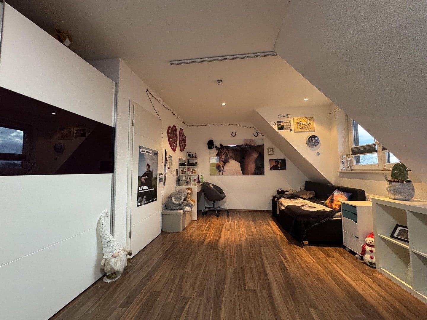 Prodej domu 198 m², pozemek 1.000 m², Hamburg, Hamburg Prodej domu 198 m², pozemek 1.000 m², Hamburg, Hamburg