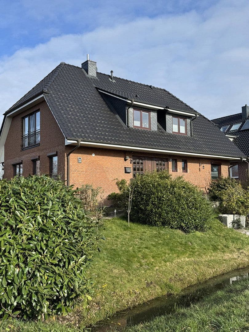 Prodej domu 198 m², pozemek 1.000 m², Hamburg, Hamburg Prodej domu 198 m², pozemek 1.000 m², Hamburg, Hamburg