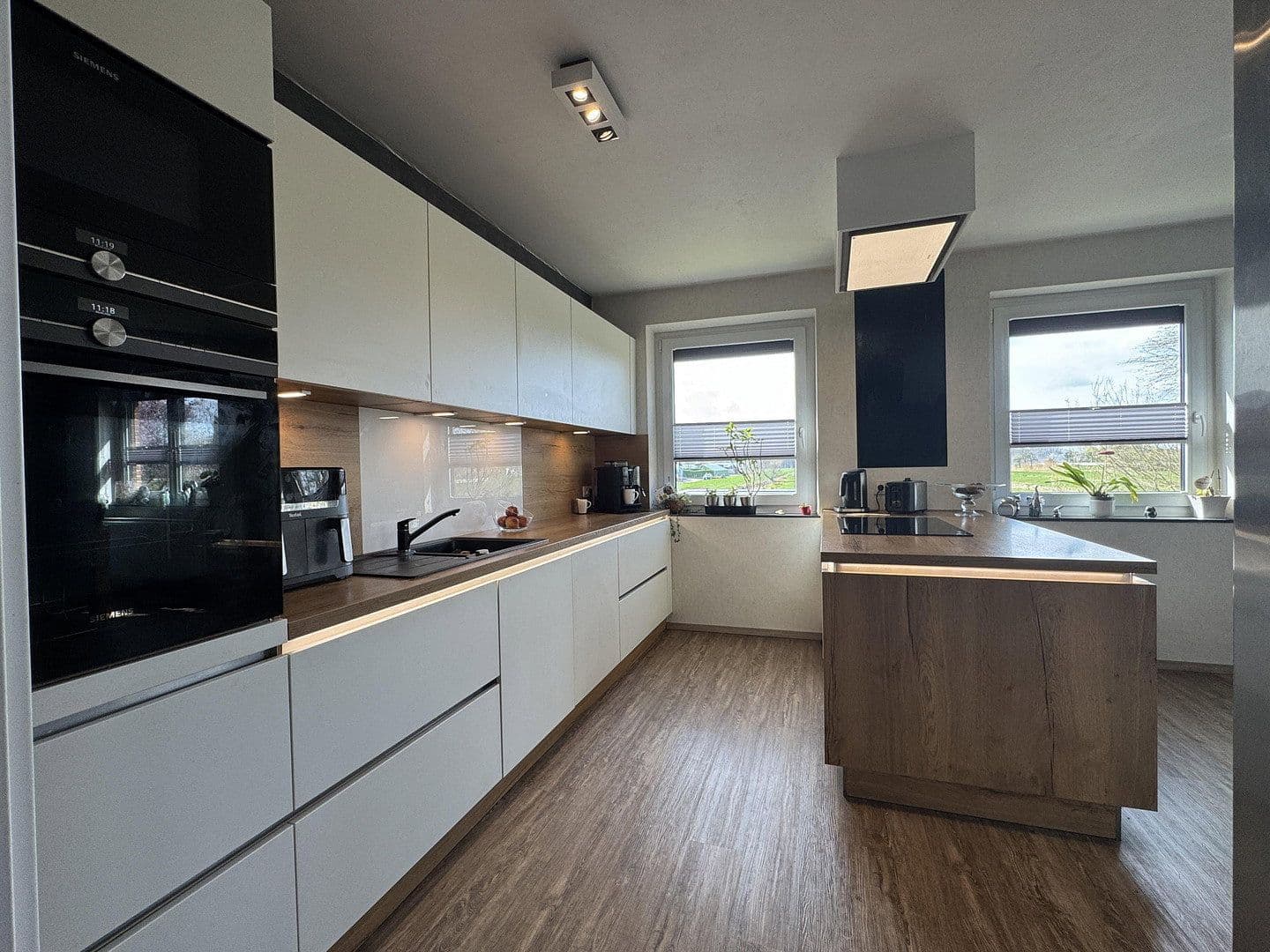 Prodej domu 198 m², pozemek 1.000 m², Hamburg, Hamburg Prodej domu 198 m², pozemek 1.000 m², Hamburg, Hamburg