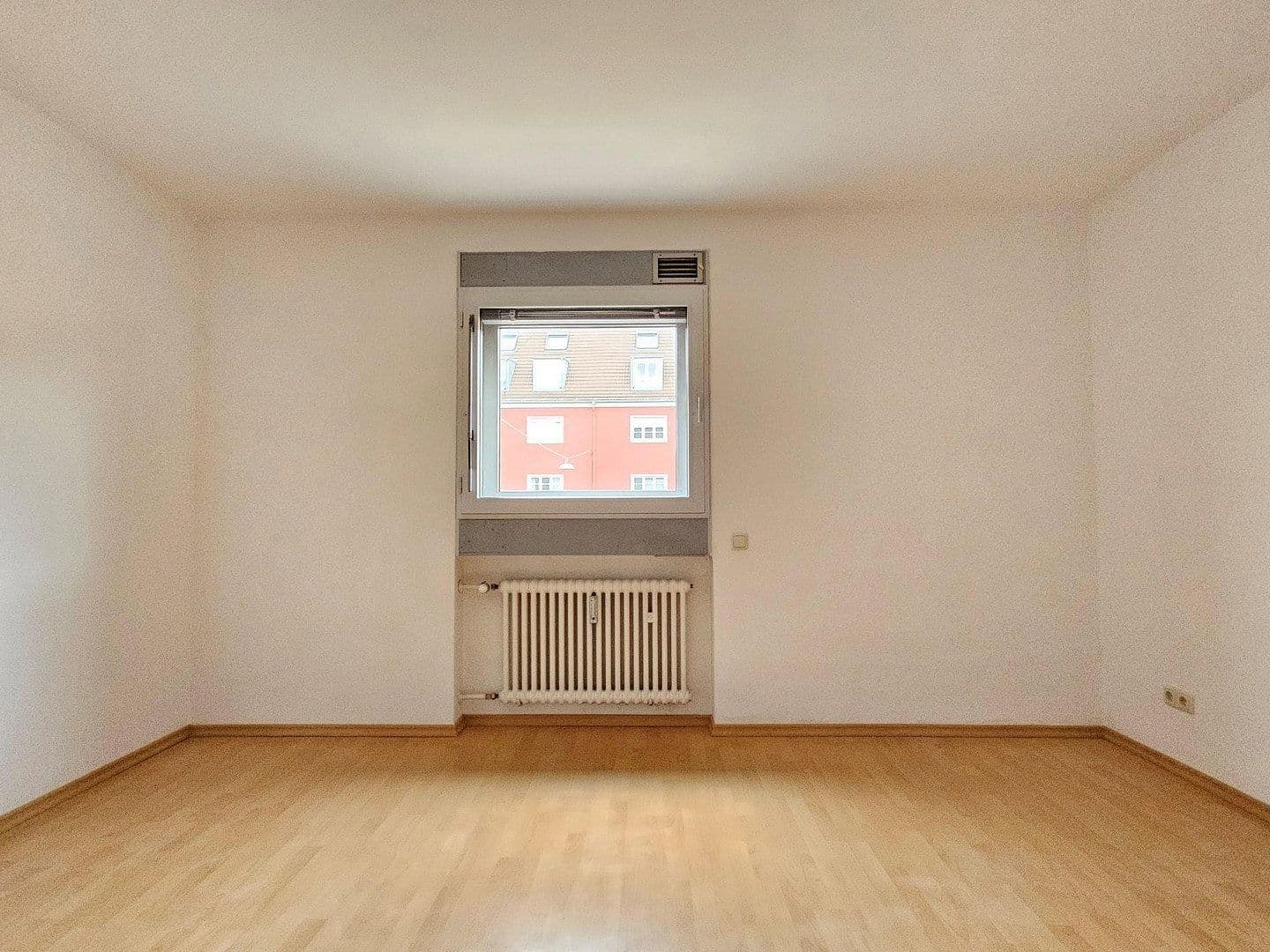 Pronájem bytu 4+1 109 m², Agnes-Bernauer-Str. 65, München, Bavorsko Pronájem bytu 4+1 109 m², Agnes-Bernauer-Str. 65, München, Bavorsko