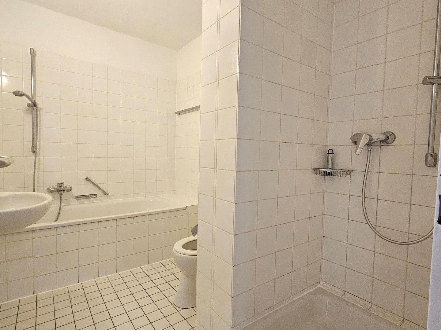 Pronájem bytu 4+1 109 m², Agnes-Bernauer-Str. 65, München, Bavorsko Pronájem bytu 4+1 109 m², Agnes-Bernauer-Str. 65, München, Bavorsko