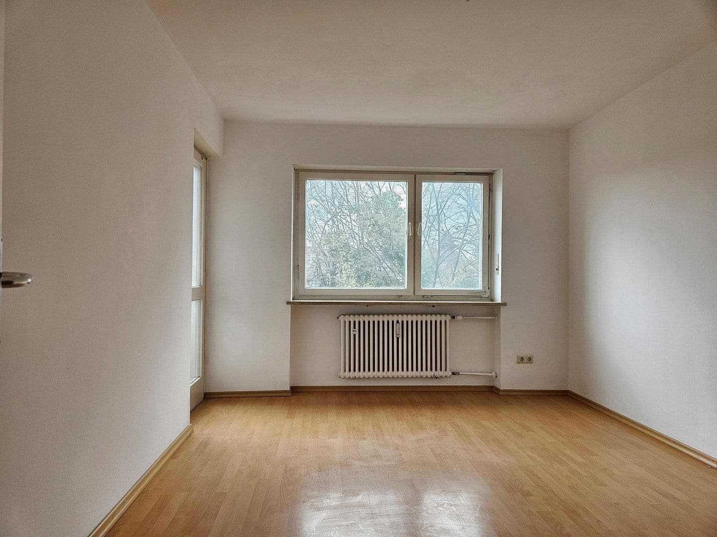Pronájem bytu 4+1 109 m², Agnes-Bernauer-Str. 65, München, Bavorsko Pronájem bytu 4+1 109 m², Agnes-Bernauer-Str. 65, München, Bavorsko