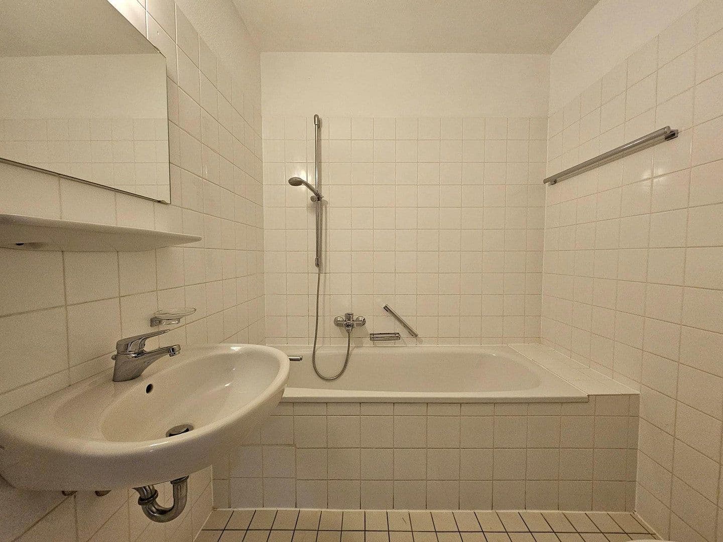 Pronájem bytu 4+1 109 m², Agnes-Bernauer-Str. 65, München, Bavorsko Pronájem bytu 4+1 109 m², Agnes-Bernauer-Str. 65, München, Bavorsko