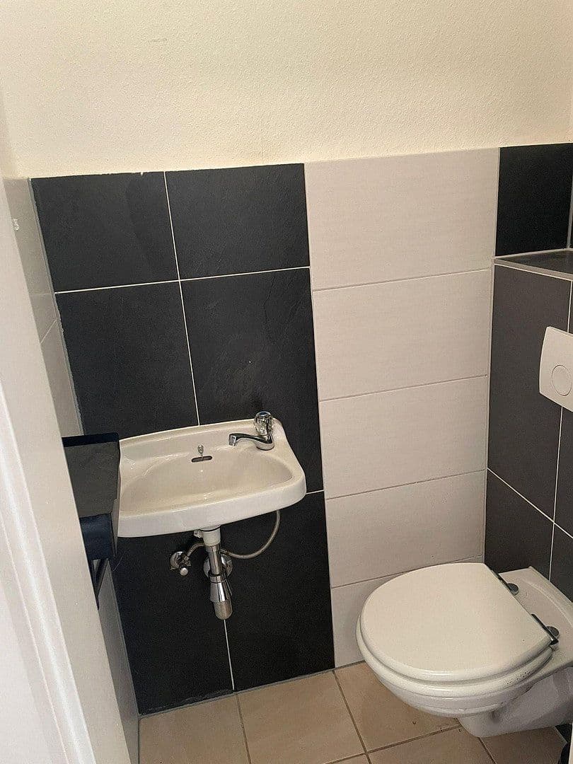 Pronájem bytu 3+kk 78 m², Rauendahlstraße 27, Hattingen, Severní Porýní-Vestfálsko Pronájem bytu 3+kk 78 m², Rauendahlstraße 27, Hattingen, Severní Porýní-Vestfálsko