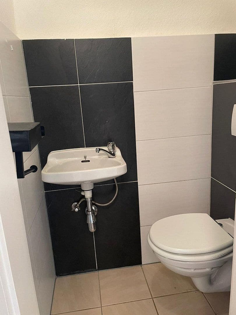 Pronájem bytu 3+kk 78 m², Rauendahlstraße 27, Hattingen, Severní Porýní-Vestfálsko Pronájem bytu 3+kk 78 m², Rauendahlstraße 27, Hattingen, Severní Porýní-Vestfálsko