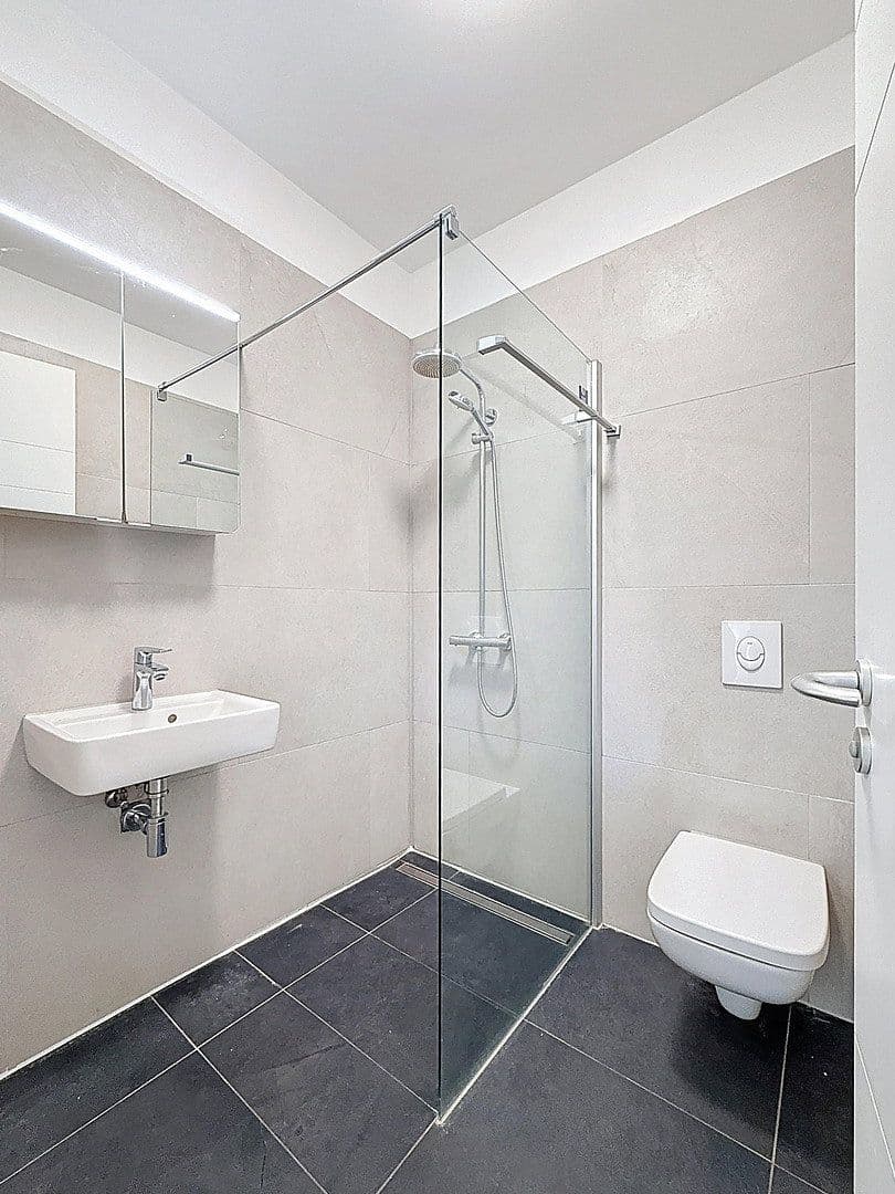 Prodej domu 172 m², pozemek 192 m², Victoriastraße 26, Berlin - Lichterfelde, Berlín Prodej domu 172 m², pozemek 192 m², Victoriastraße 26, Berlin - Lichterfelde, Berlín