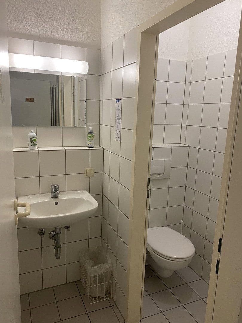 Pronájem kanceláře 100 m², Bad Soden-Salmünster, Hessen Pronájem kanceláře 100 m², Bad Soden-Salmünster, Hessen