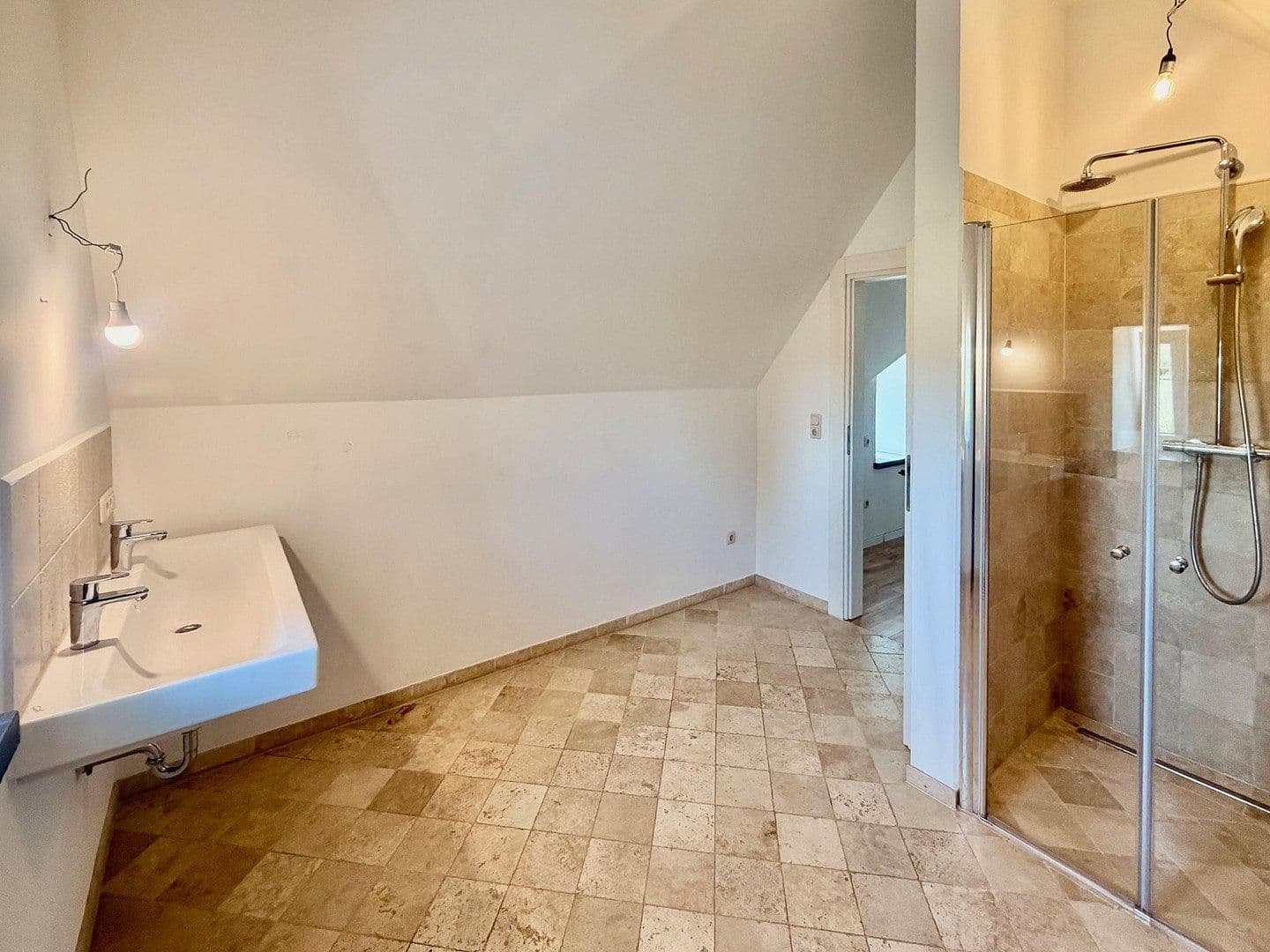 Prodej domu 150 m², pozemek 1.320 m², Sonsbeck, Severní Porýní-Vestfálsko Prodej domu 150 m², pozemek 1.320 m², Sonsbeck, Severní Porýní-Vestfálsko