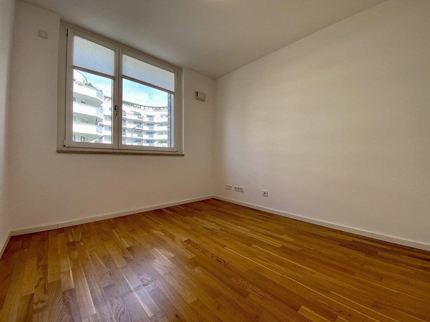 Prodej domu 105 m², pozemek 78 m², München, Bavorsko Prodej domu 105 m², pozemek 78 m², München, Bavorsko