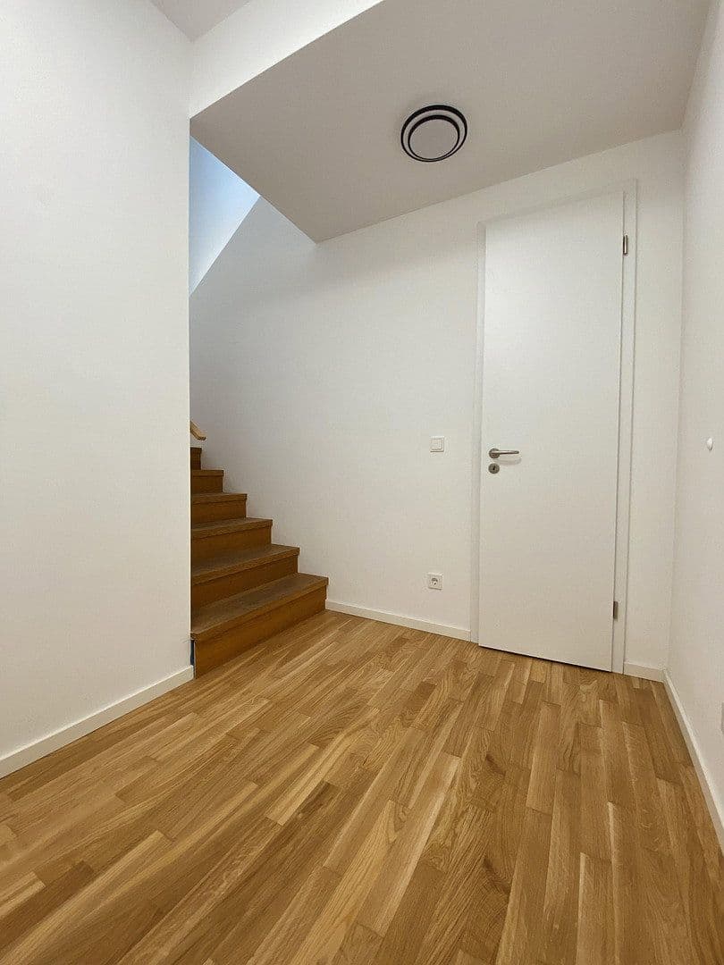 Prodej domu 105 m², pozemek 78 m², München, Bavorsko Prodej domu 105 m², pozemek 78 m², München, Bavorsko