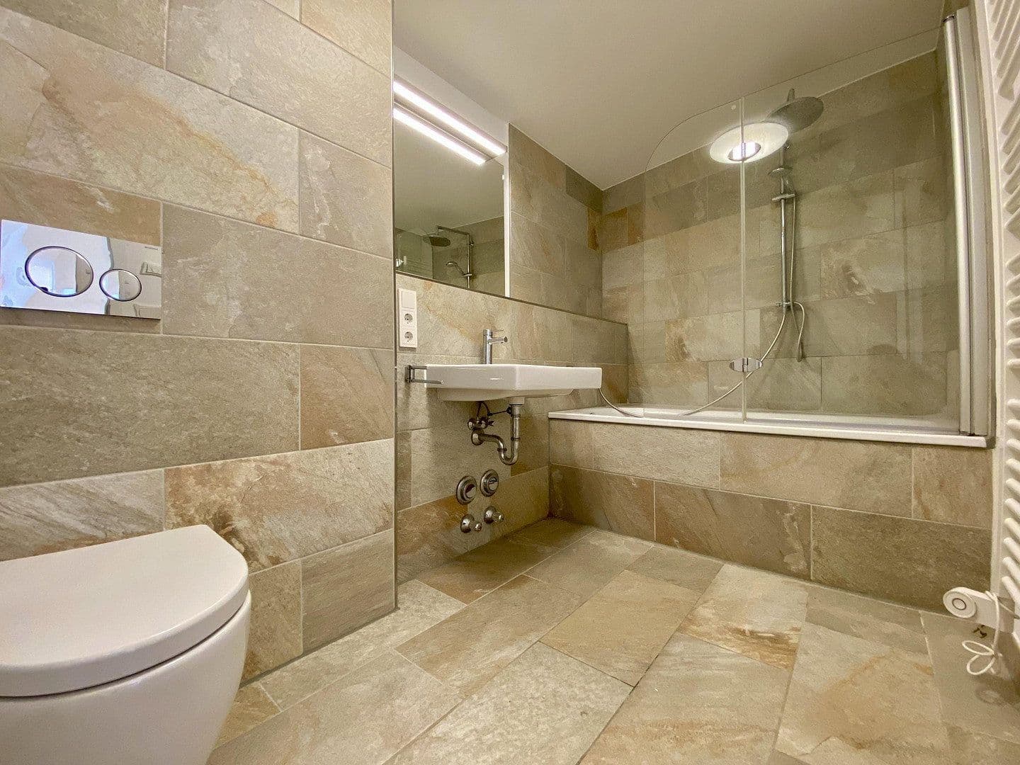 Prodej domu 105 m², pozemek 78 m², München, Bavorsko Prodej domu 105 m², pozemek 78 m², München, Bavorsko