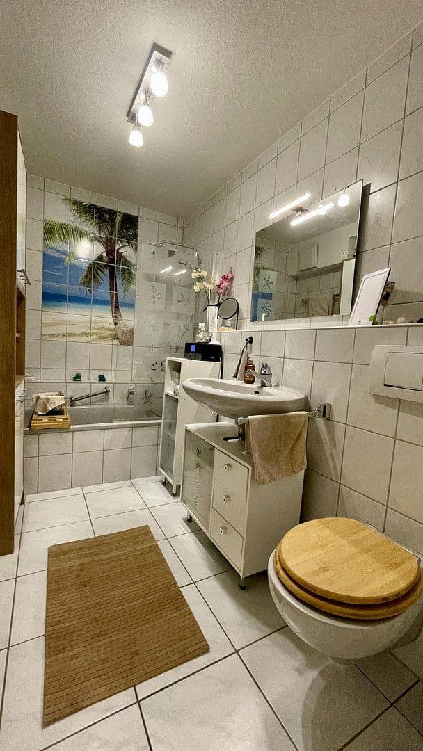 Pronájem bytu 4+1 108 m², Ludwig-Thoma-Straße, 16, Feucht, Bavorsko Pronájem bytu 4+1 108 m², Ludwig-Thoma-Straße, 16, Feucht, Bavorsko