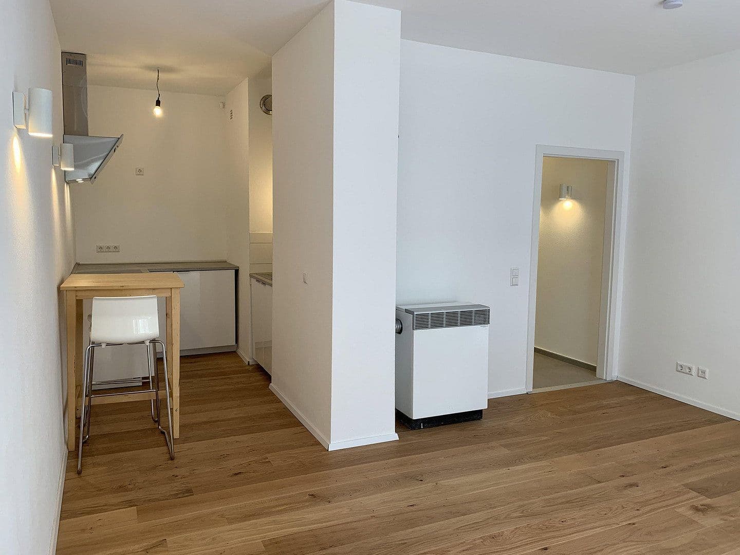 Pronájem bytu 1+1 35 m², Stuttgart, Bádensko-Württembersko Pronájem bytu 1+1 35 m², Stuttgart, Bádensko-Württembersko
