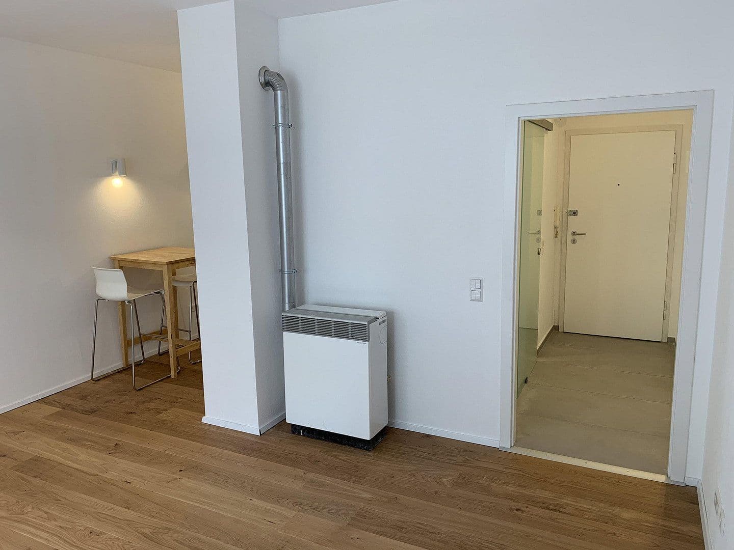 Pronájem bytu 1+1 35 m², Stuttgart, Bádensko-Württembersko Pronájem bytu 1+1 35 m², Stuttgart, Bádensko-Württembersko