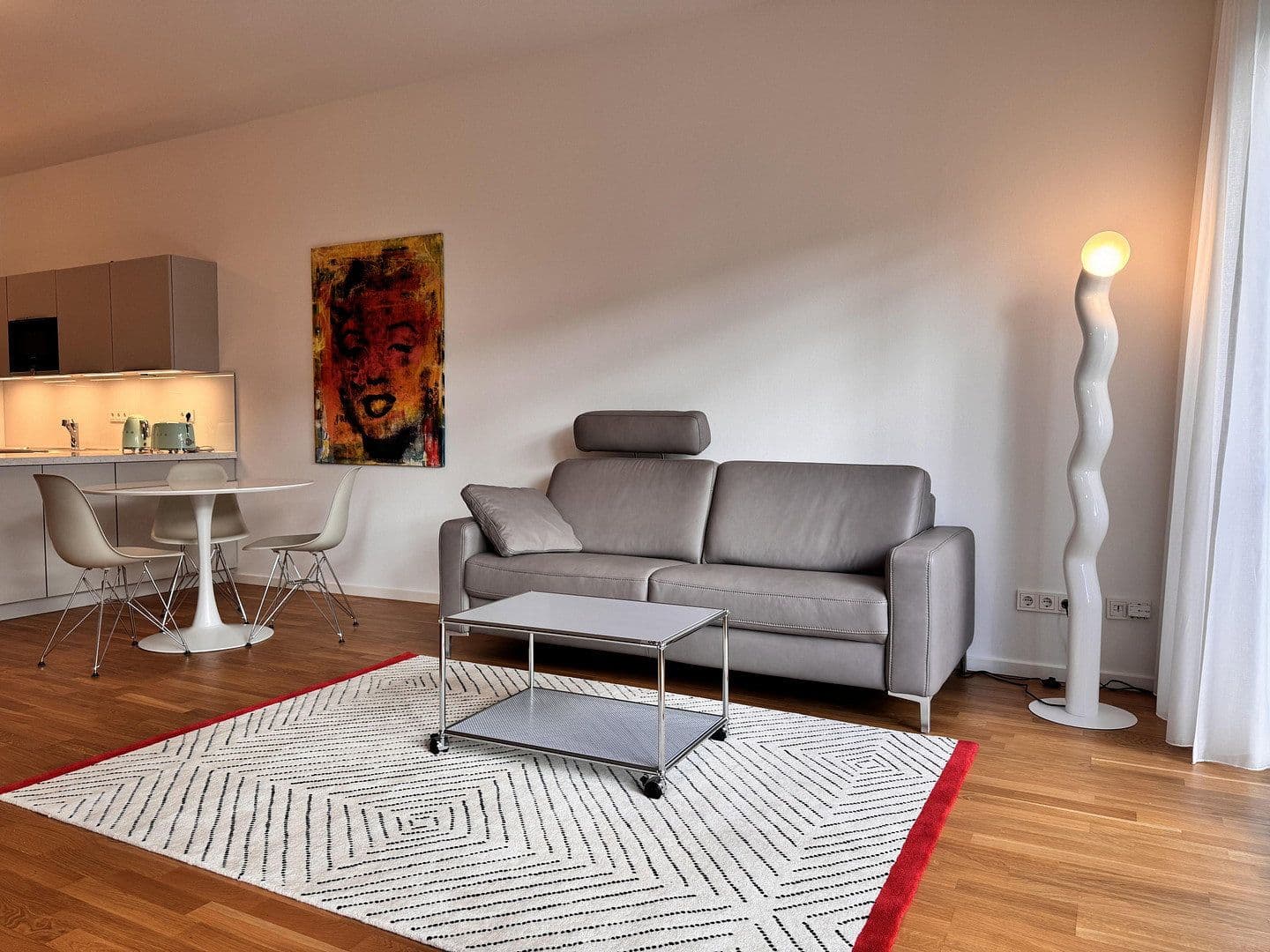 Pronájem bytu 2+1 78 m², Pariser Straße 23, Berlin, Berlín Pronájem bytu 2+1 78 m², Pariser Straße 23, Berlin, Berlín