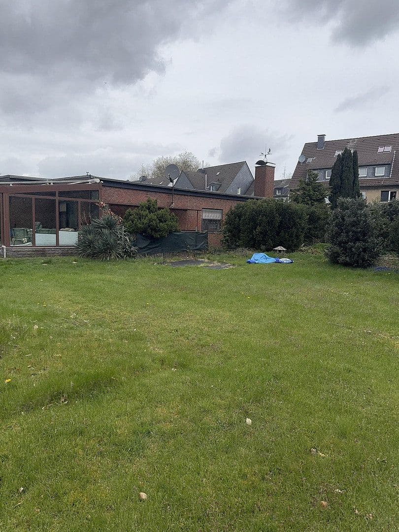 Prodej domu 229 m², pozemek 3.000 m², Oberhausen, Severní Porýní-Vestfálsko Prodej domu 229 m², pozemek 3.000 m², Oberhausen, Severní Porýní-Vestfálsko