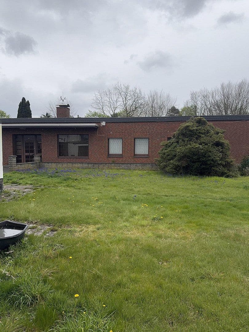 Prodej domu 229 m², pozemek 3.000 m², Oberhausen, Severní Porýní-Vestfálsko Prodej domu 229 m², pozemek 3.000 m², Oberhausen, Severní Porýní-Vestfálsko