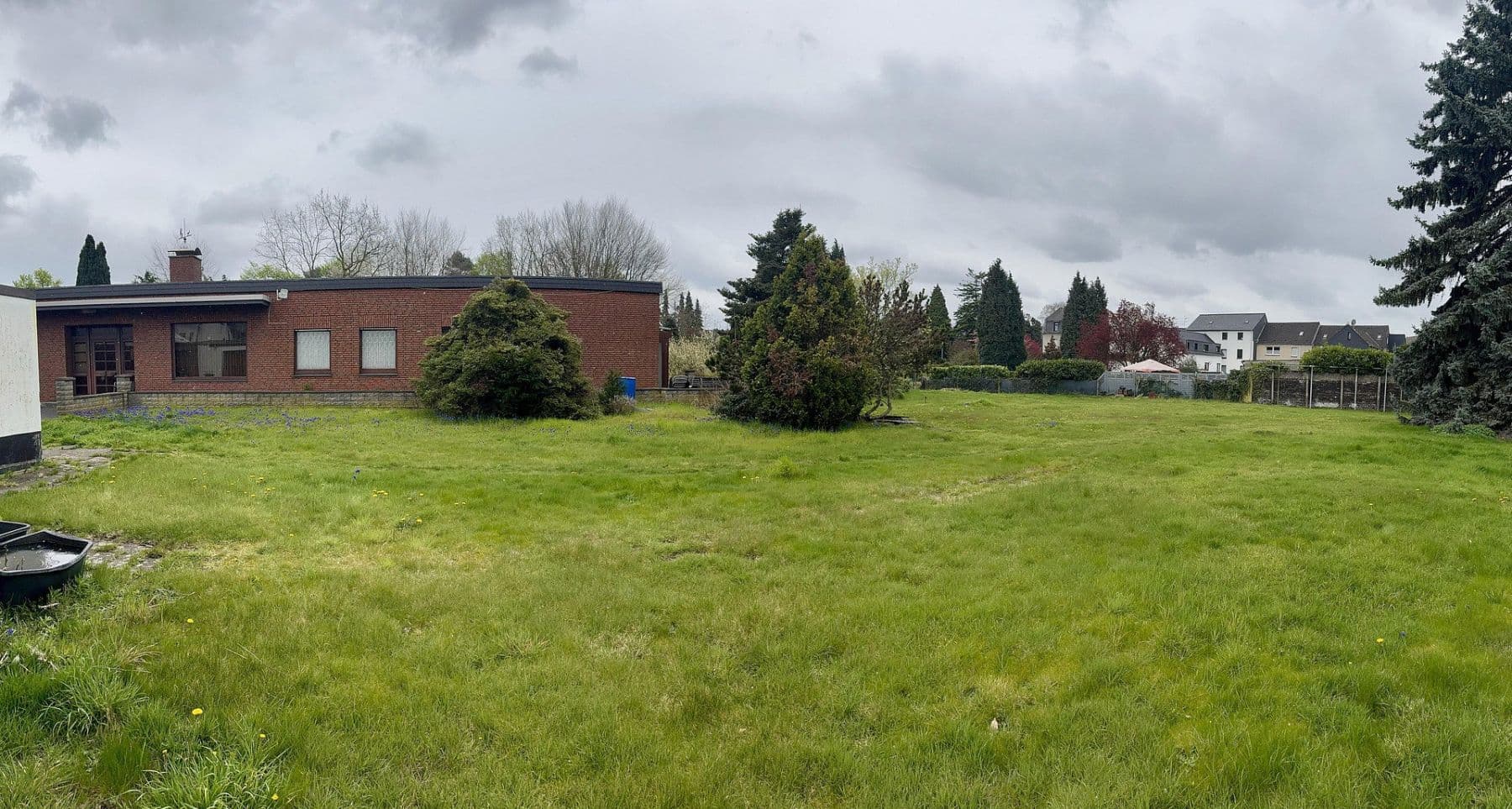 Prodej domu 229 m², pozemek 3.000 m², Oberhausen, Severní Porýní-Vestfálsko Prodej domu 229 m², pozemek 3.000 m², Oberhausen, Severní Porýní-Vestfálsko