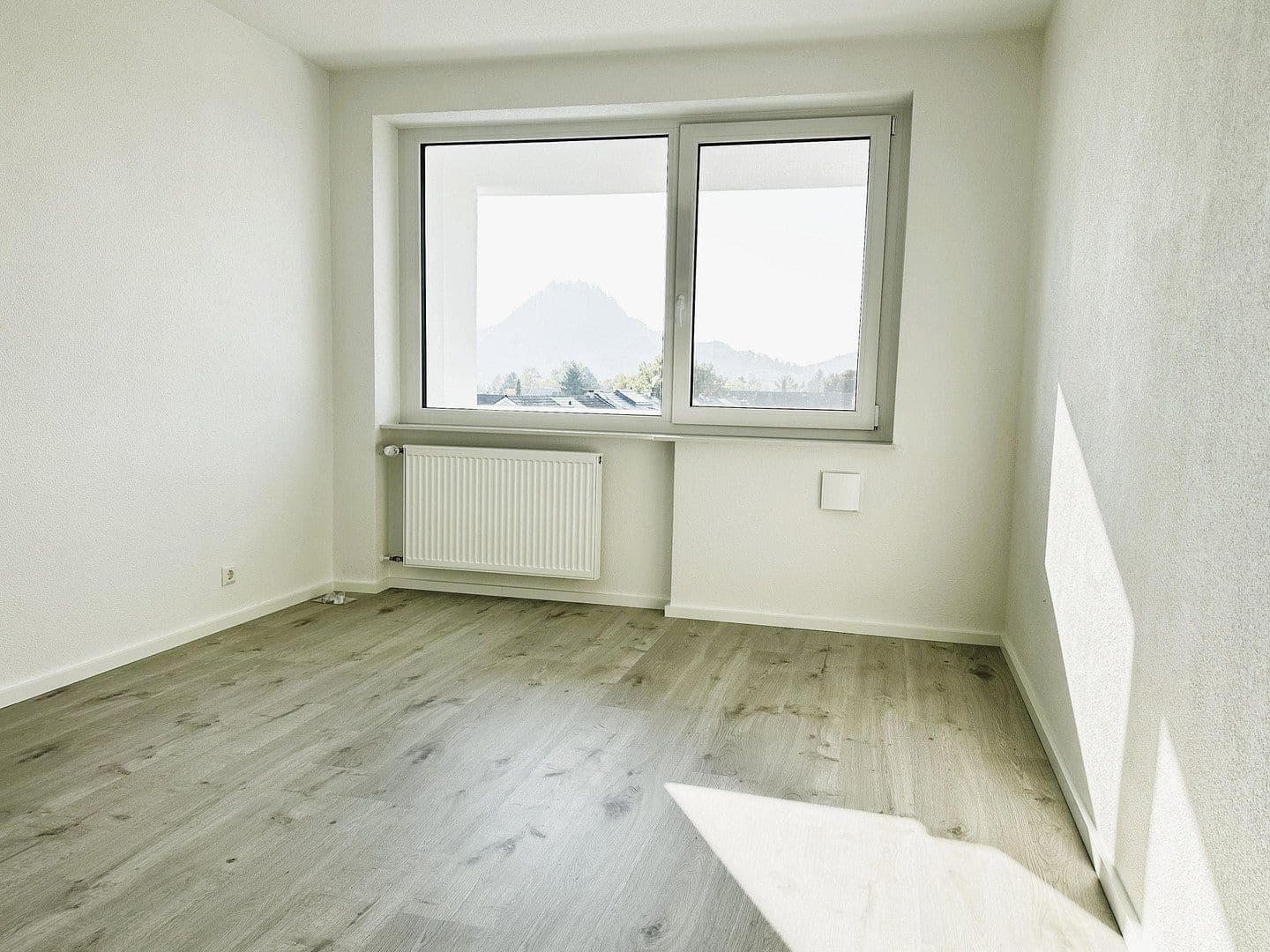 Pronájem bytu 2+kk 46 m², Fichtestr. 42, Singen (Hohentwiel), Bádensko-Württembersko Pronájem bytu 2+kk 46 m², Fichtestr. 42, Singen (Hohentwiel), Bádensko-Württembersko