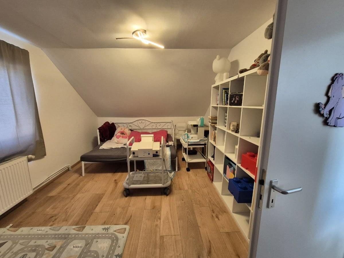 Prodej domu 135 m², pozemek 470 m², Schirpitzer Weg 24, Berlin, Berlín Prodej domu 135 m², pozemek 470 m², Schirpitzer Weg 24, Berlin, Berlín