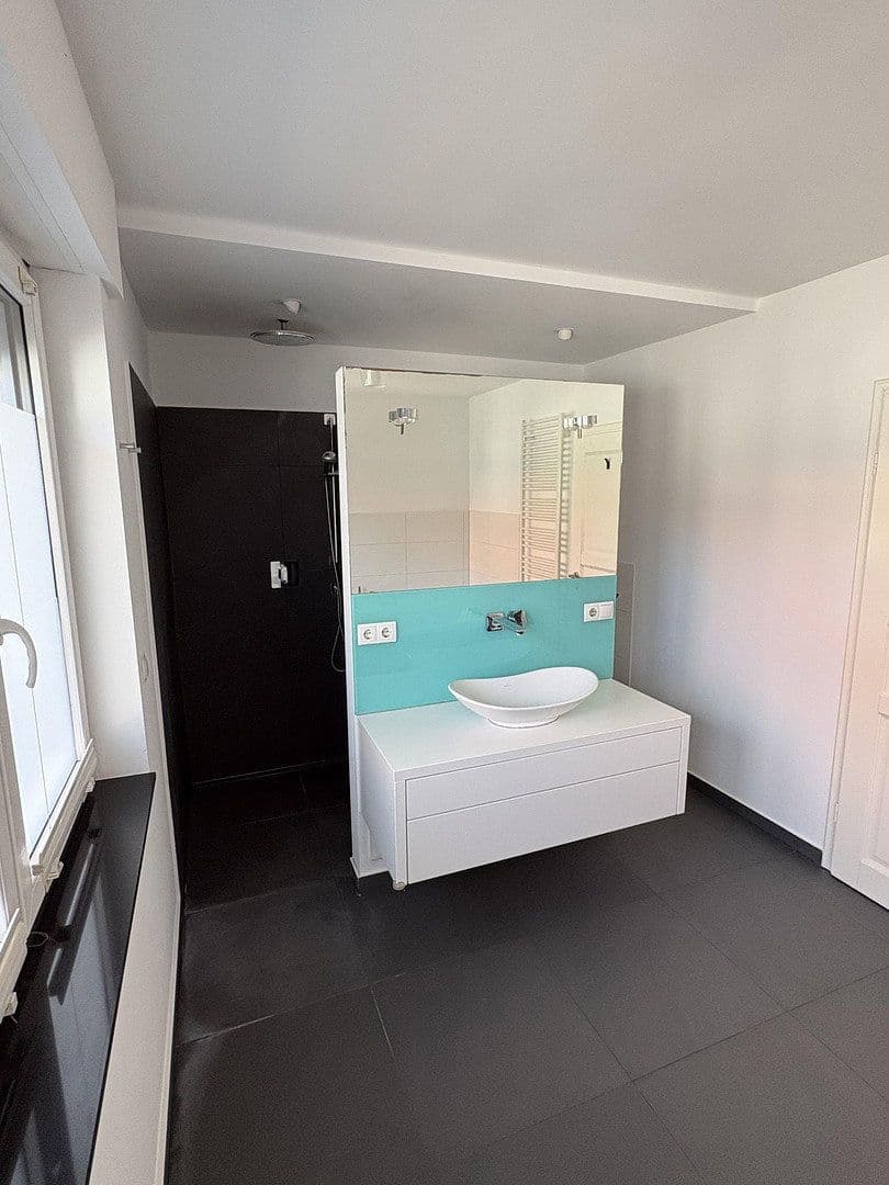 Pronájem bytu 3+1 154 m², Bahnhofstraße 4a, Delligsen, Dolní Sasko Pronájem bytu 3+1 154 m², Bahnhofstraße 4a, Delligsen, Dolní Sasko