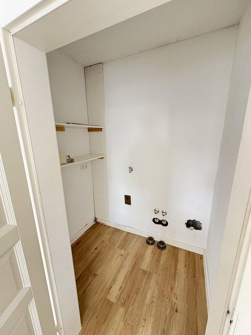 Pronájem bytu 3+1 154 m², Bahnhofstraße 4a, Delligsen, Dolní Sasko Pronájem bytu 3+1 154 m², Bahnhofstraße 4a, Delligsen, Dolní Sasko