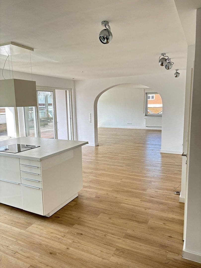 Pronájem bytu 3+1 154 m², Bahnhofstraße 4a, Delligsen, Dolní Sasko Pronájem bytu 3+1 154 m², Bahnhofstraße 4a, Delligsen, Dolní Sasko