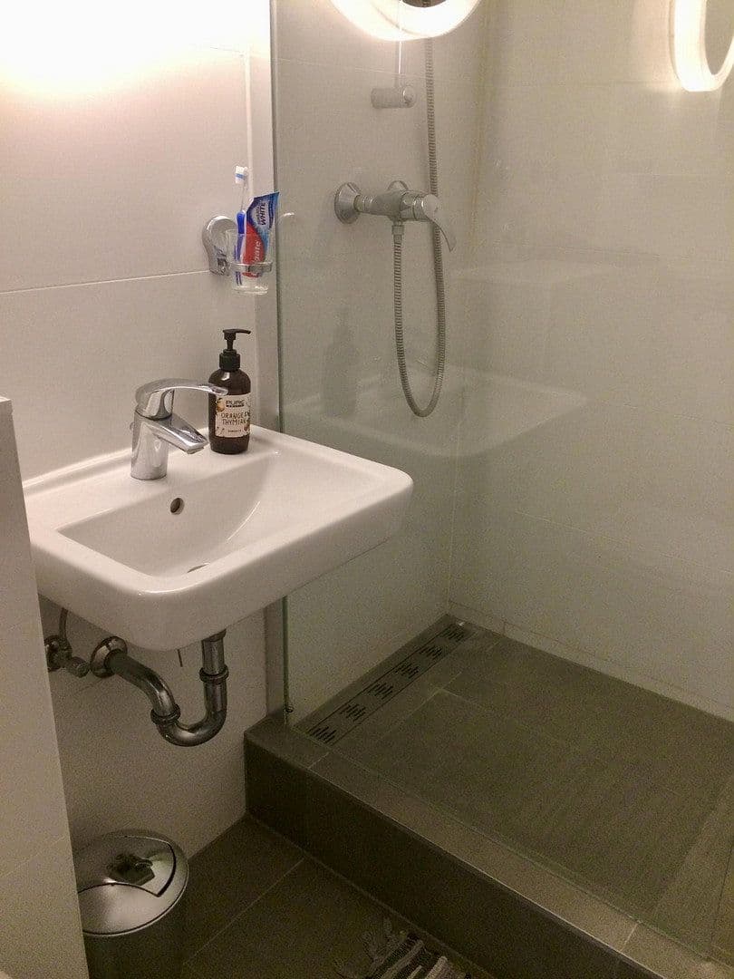 Pronájem bytu 1+1 33 m², Holzmarktstr 75, Berlin, Berlín Pronájem bytu 1+1 33 m², Holzmarktstr 75, Berlin, Berlín