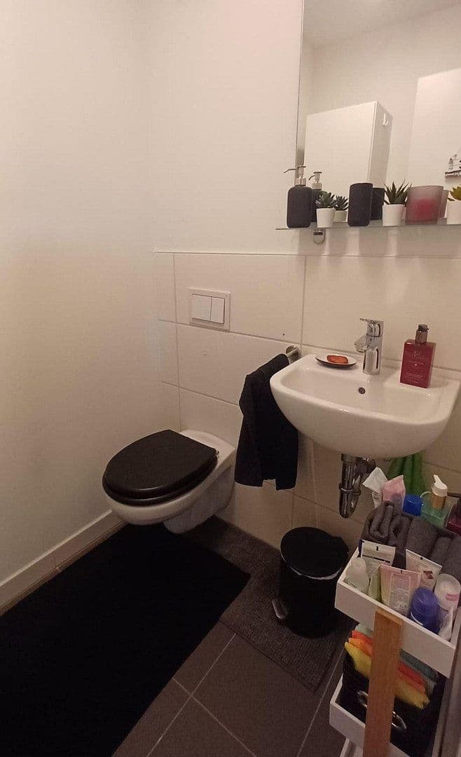 Pronájem bytu 4+1 91 m², Aristide-Briand-Str. 6, Herzogenaurach, Bavorsko Pronájem bytu 4+1 91 m², Aristide-Briand-Str. 6, Herzogenaurach, Bavorsko