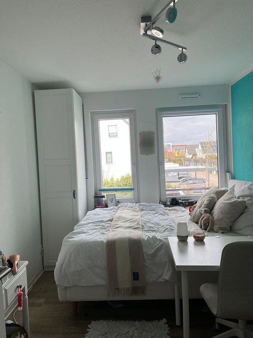 Pronájem bytu 4+1 91 m², Aristide-Briand-Str. 6, Herzogenaurach, Bavorsko Pronájem bytu 4+1 91 m², Aristide-Briand-Str. 6, Herzogenaurach, Bavorsko