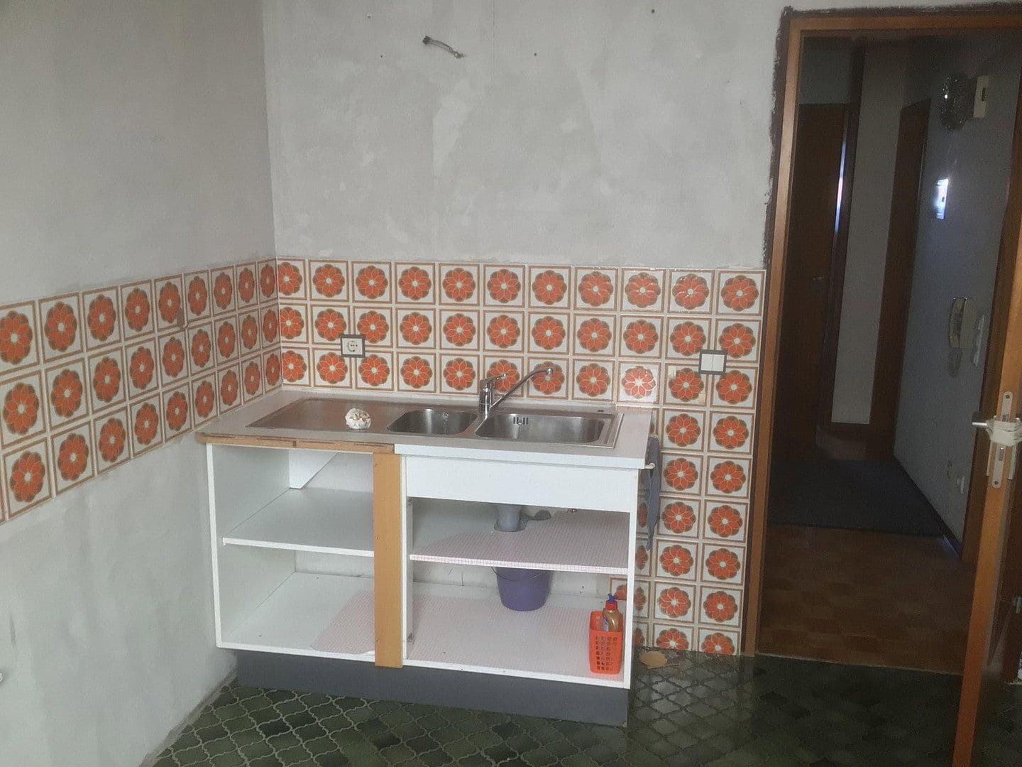 Prodej domu 174 m², pozemek 349 m², Hauffstrasse 2, Affalterbach, Bádensko-Württembersko Prodej domu 174 m², pozemek 349 m², Hauffstrasse 2, Affalterbach, Bádensko-Württembersko