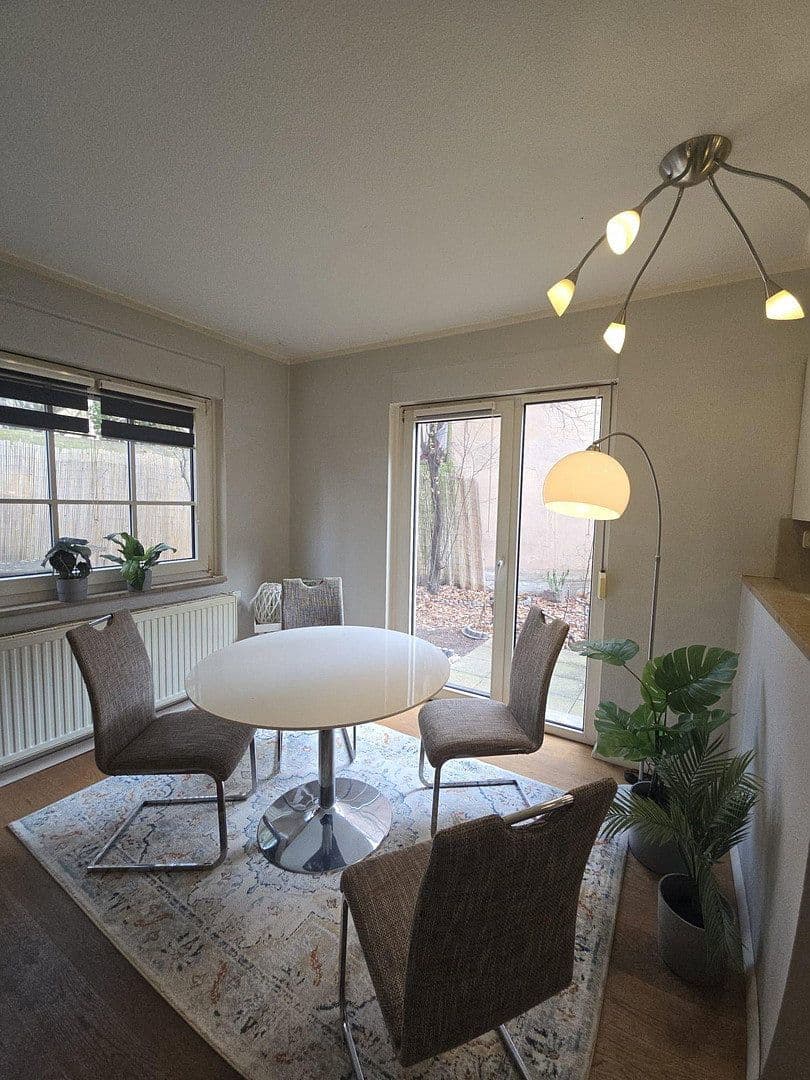 Pronájem bytu 2+1 43 m², Rothenburger Str. 55, Nürnberg, Bavorsko Pronájem bytu 2+1 43 m², Rothenburger Str. 55, Nürnberg, Bavorsko