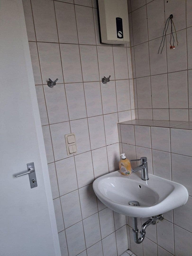 Pronájem bytu 2+1 68 m², Kölner Straße 137, Leverkusen, Severní Porýní-Vestfálsko Pronájem bytu 2+1 68 m², Kölner Straße 137, Leverkusen, Severní Porýní-Vestfálsko