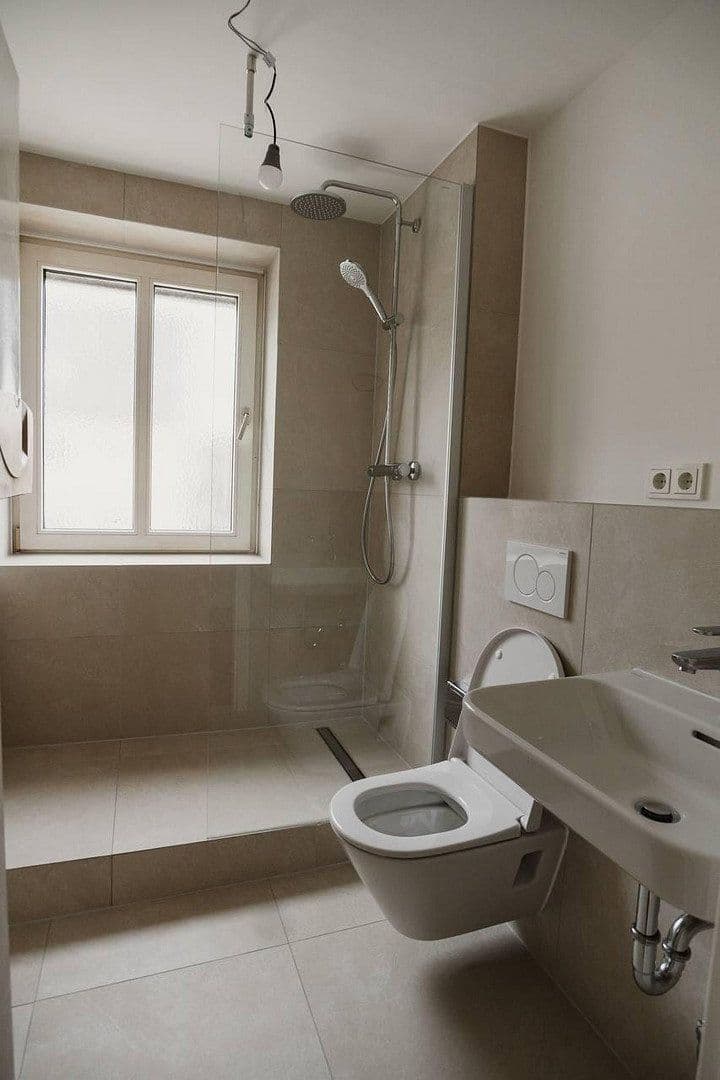 Pronájem bytu 2+kk 61 m², Klagenfurter Straße, München, Bavorsko Pronájem bytu 2+kk 61 m², Klagenfurter Straße, München, Bavorsko