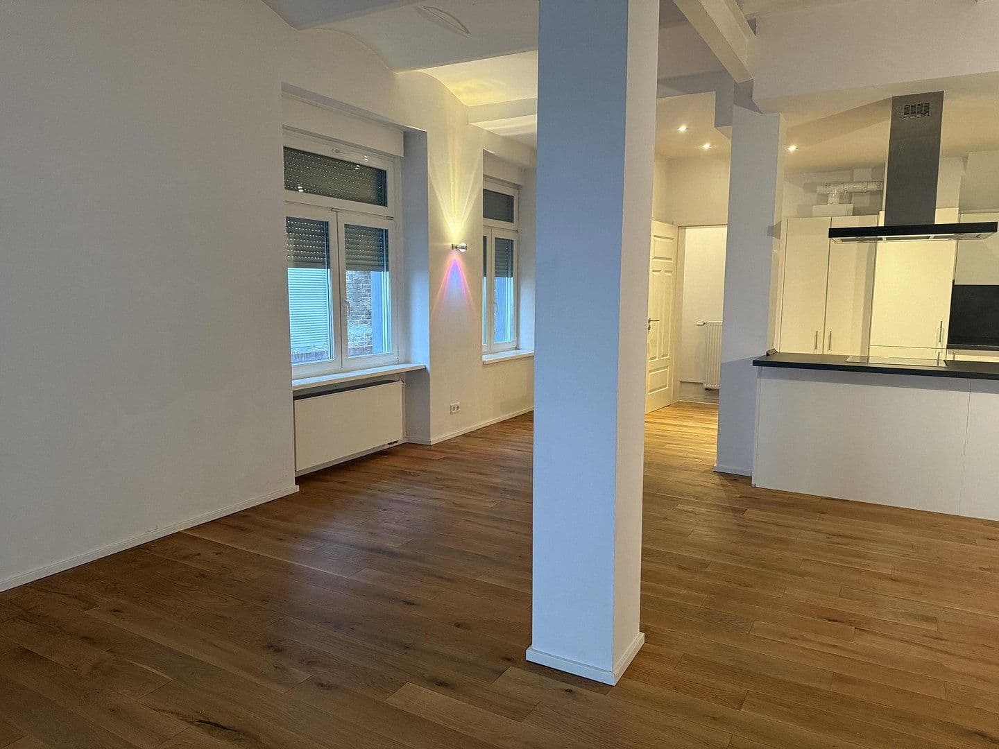 Pronájem domu 120 m², pozemek 200 m², Frankfurt, Hessen Pronájem domu 120 m², pozemek 200 m², Frankfurt, Hessen