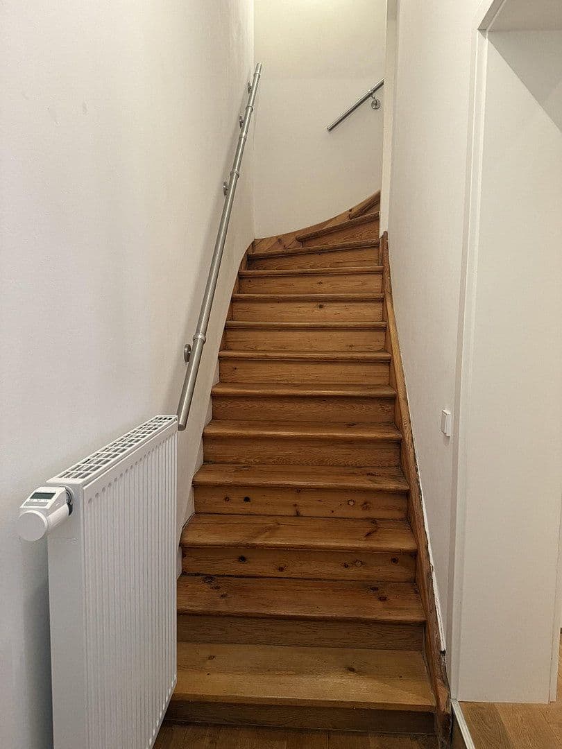 Pronájem domu 120 m², pozemek 200 m², Frankfurt, Hessen Pronájem domu 120 m², pozemek 200 m², Frankfurt, Hessen