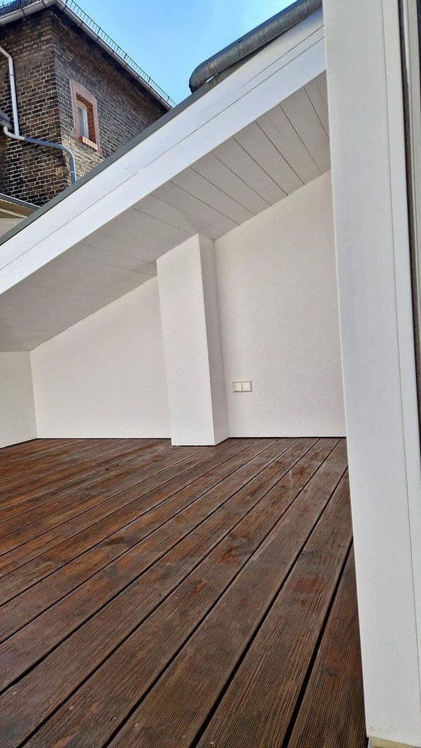 Pronájem domu 120 m², pozemek 200 m², Frankfurt, Hessen Pronájem domu 120 m², pozemek 200 m², Frankfurt, Hessen